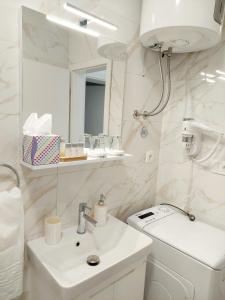 Ένα μπάνιο στο Apartman Tonći