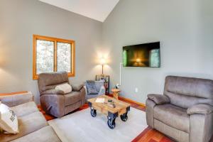 a living room with a couch and two chairs and a table at Families Welcome Quiet Cabin Less Than 5 Mi to Cloudcroft in Cloudcroft