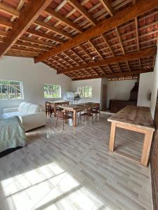 Ένα ή περισσότερα κρεβάτια σε δωμάτιο στο Casa de Campo Pé da Serra - Sitio em Campos Novos de Cunha +33 φωτογραφίες