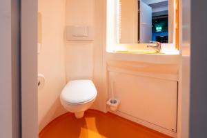 Ein Badezimmer in der Unterkunft easyHotel Zürich City Centre