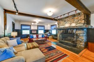 Gallery image of Hatchs Landing Lake Ostego Home in Cooperstown