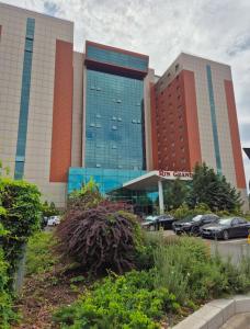 Το κτήριο όπου στεγάζεται  το διαμέρισμα