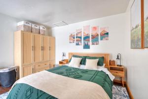 Φωτογραφία από το άλμπουμ του Cozy mid-century getaway near Downtown σε Bend