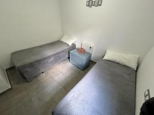 Posezení v ubytování Acogedor apartamento con piscina comunitaria, cerca de la playa de Sa Tuna - ES-226-26