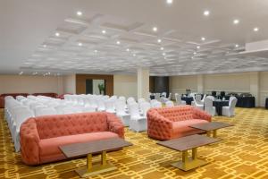 Χώρος καθιστικού στο Clarks Inn Basti