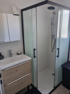 Afbeelding uit fotogalerij van maison cosy avec cours in Avignon