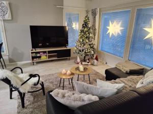 Μια τηλεόραση ή/και κέντρο ψυχαγωγίας στο Nordic Style Home, 80m2, 2 bedroom, Wi-Fi, Sauna, Free parking