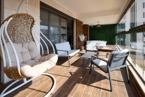 Χώρος καθιστικού στο AKAYA Luxury Apartment אכזיב