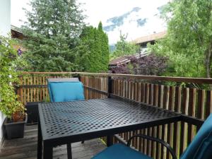 A balcony or terrace at Fewo Zum Glück