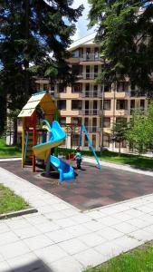 Sân chơi trẻ em tại TES Flora Apartments
