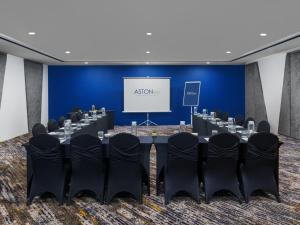 Zona business o sala de conferencias en Aston Inn Lumajang - East Java