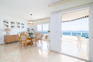 Χώρος καθιστικού στο Luxury Duplex Pez Espada by AORA STAY