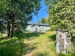 Κήπος έξω από το Riverfront Retreat Willa Lohi with sauna, rapids & wild nature +12 φωτογραφίες