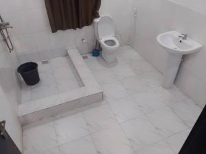 Et badeværelse på City Booking Vientiane