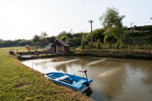 Permandangan sungai dekat dengan rumah percutian