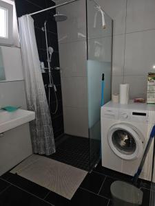 Ένα μπάνιο στο 2 Rooms Holiday Appartment