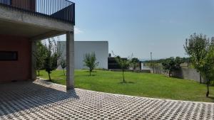 Κήπος έξω από το Kachreti Ambassadori Golf Resort, Villa 8