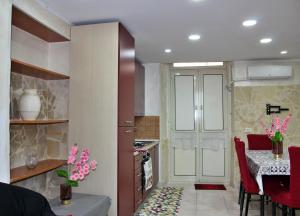 Η κουζίνα ή μικρή κουζίνα στο Cialdini di Mare