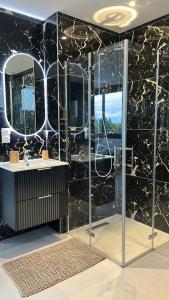 Ένα μπάνιο στο Maison T2 avec spa privatif