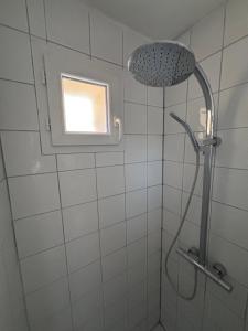 Et badeværelse på Le pavé + 13 billeder