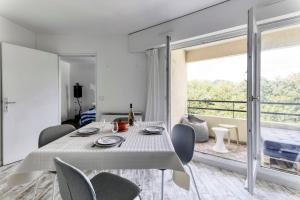 Χώρος καθιστικού στο Le Blum - Wifi - Balcon - Porte de Bercy