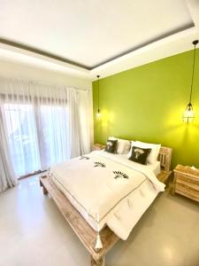 NEW Villa Indah Seminyak 3BR Private Pool客房内的一张或多张床位