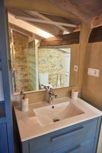 Et badeværelse på MIRADORIO RURAL BOUTIQUE Apto MAR DE FONDO