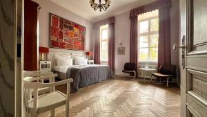 Postel nebo postele na pokoji v ubytování Palac i Loft Ojrzanów + 43 fotografií