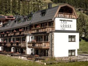 Tòa nhà nơi căn hộ tọa lạc