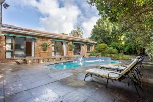 Πισίνα στο ή κοντά στο 4 Bed Villa in The Vines, Constantia