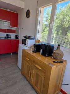 Η κουζίνα ή μικρή κουζίνα στο Casa La Piñera +10 φωτογραφίες
