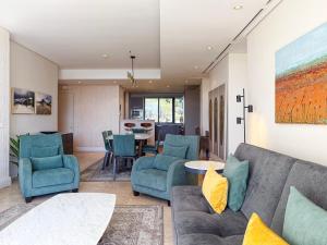 Posezení v ubytování The Marina V&A Waterfront by Smart City Stays