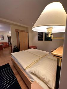 Postel nebo postele na pokoji v ubytování Hotel Viktoria + 27 fotografií