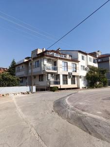 Το κτήριο όπου στεγάζεται  το διαμέρισμα