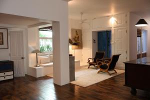 Area soggiorno di Geoffrey Bawa's Home Number 11