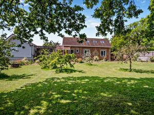 Aed väljaspool majutusasutust 1 Bed in Cowes IC084