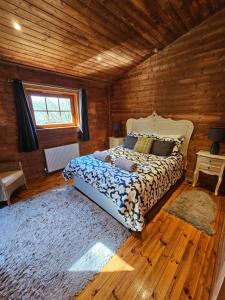Φωτογραφία από το άλμπουμ του Damsel lodge, Lakeside lodges σε Dulverton