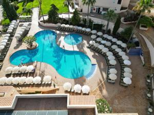Πισίνα στο ή κοντά στο Invisa Hotel Club Cala Blanca +47 φωτογραφίες
