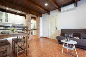 O bucătărie sau chicinetă la Sunstay Flat I Alhaurín