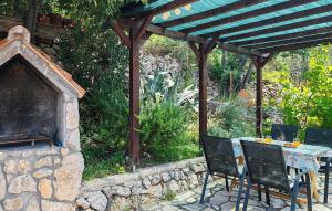 Κήπος έξω από το Lovely Apartment In Stara Baska