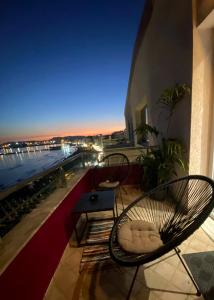 Rõdu või terrass majutusasutuses Funky Breeze by the Sea