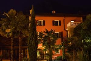 Budova, kde se aparthotel nachází