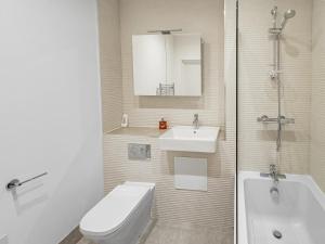 Bilik mandi di Bright & Cozy in Chelmsford