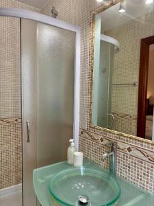 Ένα μπάνιο στο Hostal El Rincon de la Vera +57 φωτογραφίες