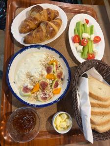 ヒマラにあるELÉA Guesthouse himareのギャラリーの写真