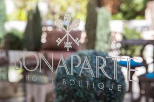 a sign that reads banquet hotel boutique at Park Plaza Bonaparte Boutique in Santiago