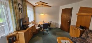 Posezení v ubytování Appartment St- Leonhard