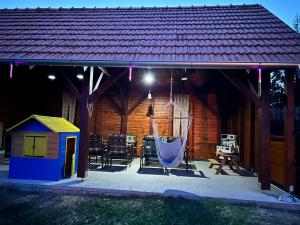 Budova, kde se ubytování v soukromí nachází