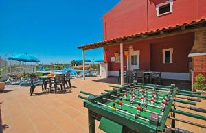 Πινγκ πονγκ στο Villa Zanzibar by Algarve Vacation ή εκεί κοντά