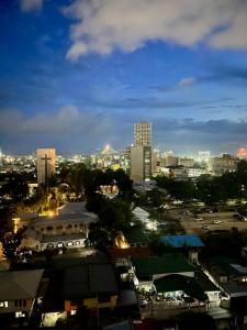Nespecifikovaný výhled na destinaci Cebu City nebo výhled na město při pohledu z aparthotelu + 9 fotografií